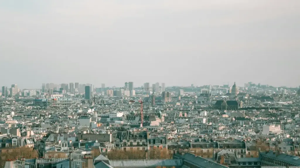 Uzbekistanlik kreeytorlar uchun Clubhouse orqali Portugal brendlari bilan testimonial video sherikligi uchun amaliy yoʻl xaritasi, kontakt strategiyalari va mahalliy trendlar.