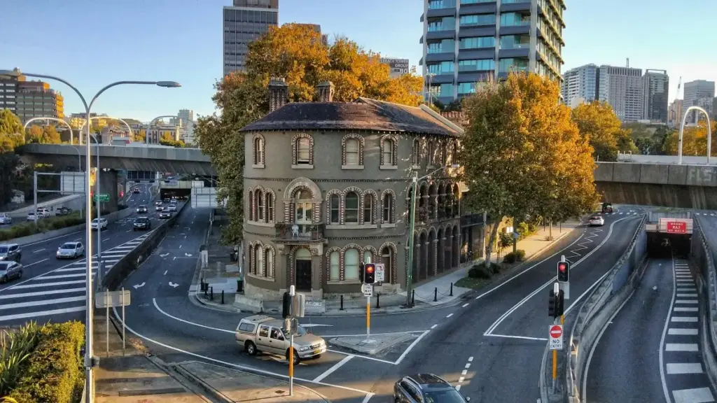 O‘zbek brendlari uchun Myanmar YouTube ijodkorlarini topish, xavfsizlik va muloqot kanallari haqida amaliy qo‘llanma va trend-insaytlar.