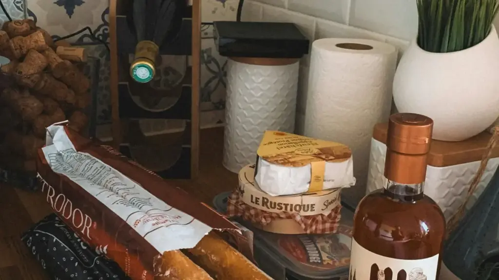 Fransiyada joylashgan yoki Fransiyani nishonga olgan Taobao/chet el yaratuvchilarini qanday topish, tekshirish va creator-led darslar seriyasini ishga tushirish bo‘yicha amaliy qo‘llanma.