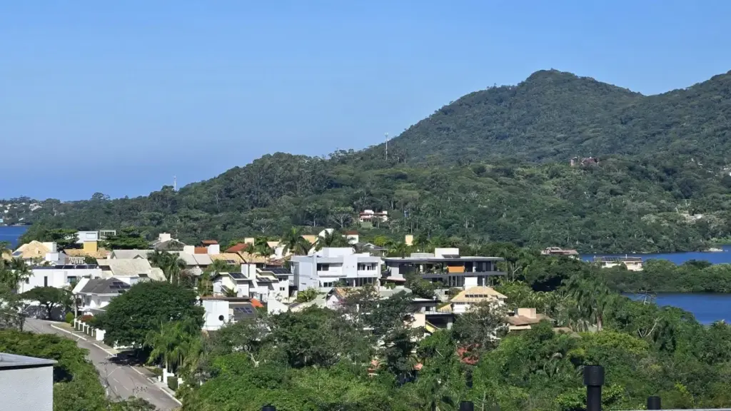 Uzbekcha qo‘llanma: Moj’da Germaniya brendlari bilan ishlash, kontakt topish, pitch yozish va professional unboxing/testimonial kliplar olish bo‘yicha amaliy qadamlar.