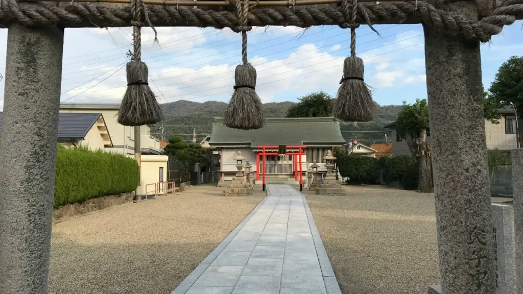 Ruminiyada Apple Music ijodkorlarini topish va mavsumiy takliflarni ular bilan birga reklama qilish uchun amaliy yo‘l-yo‘riqlar, lokal tahlil va real kanal tavsiyalari.