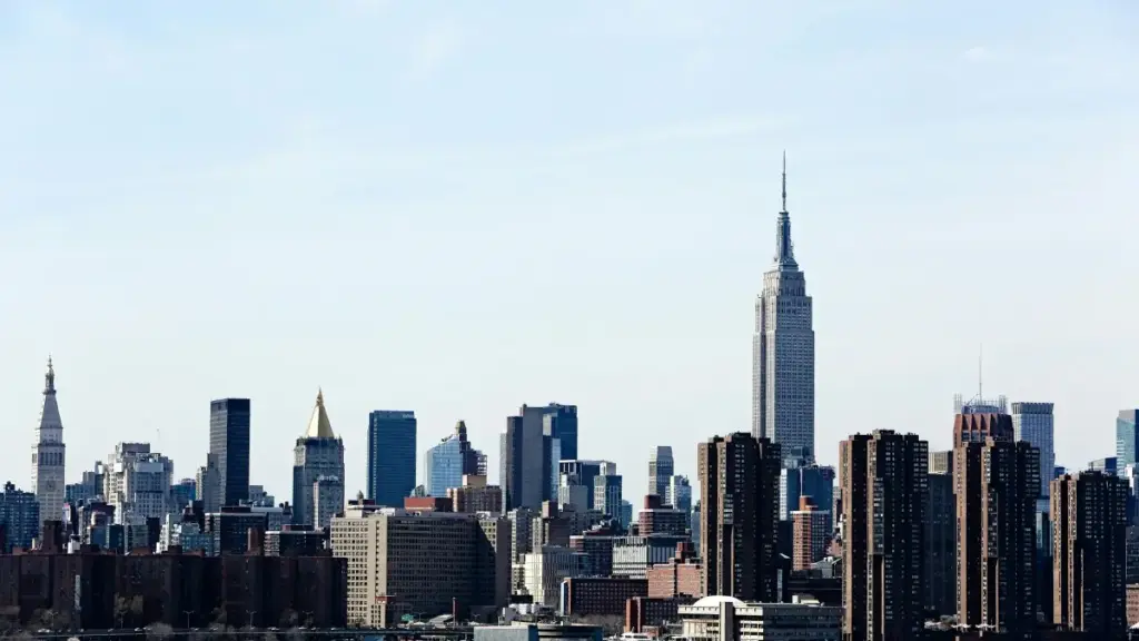 Portugaliyadagi Discord yaratuvchilarini topib, mavsumiy aksiyalarni yuritish uchun amaliy strategiyalar, mahalliy trendlar va operation checklist.