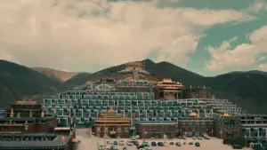 Ispaniyadagi Pinterest asosidagi moda va uslub creatorlarini topish, tekshirish va hamkorlikga jalb qilish uchun amaliy yo‘l-yo‘riqlar va mahalliy trend tahlili.