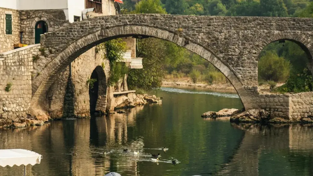 Janubiy Koreya bozorida HBO Max kontentiga asoslangan creatorlarni qanday topish va ularni mobil ilova yuklanmalariga aylantirish — amaliy qadamlar, platform tahlili va xavf/xulosalar.